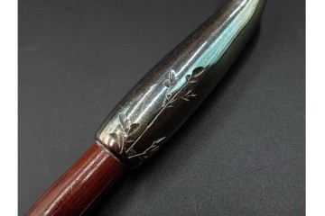 純銀製　象嵌　花紋と虎紋の意匠が印象的な煙管3点セット　共箱付き　(R-086641)