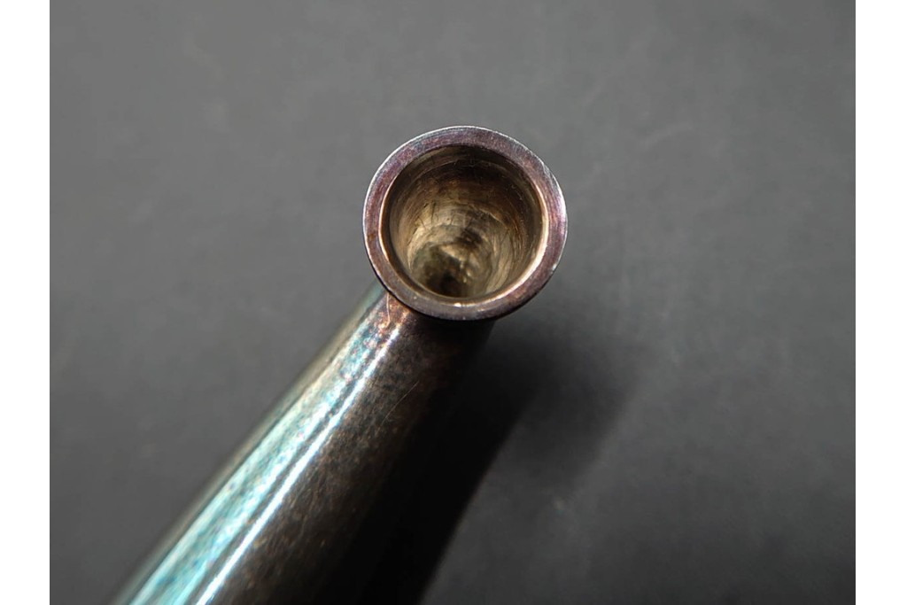 純銀製　象嵌　花紋と虎紋の意匠が印象的な煙管3点セット　共箱付き　(R-086641)