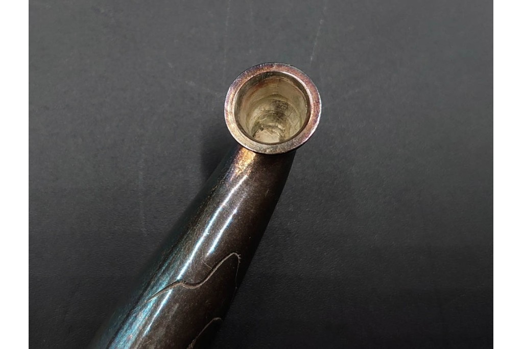 純銀製　象嵌　花紋と虎紋の意匠が印象的な煙管3点セット　共箱付き　(R-086641)