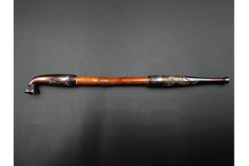 純銀製　象嵌　花紋と虎紋の意匠が印象的な煙管3点セット　共箱付き　(R-086641)