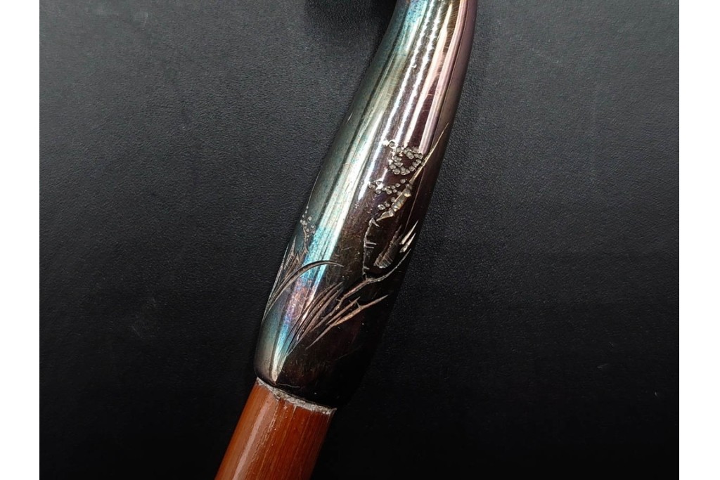 純銀製　象嵌　花紋と虎紋の意匠が印象的な煙管3点セット　共箱付き　(R-086641)