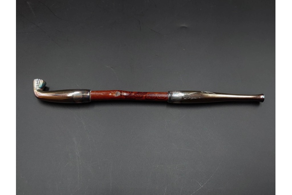 純銀製　象嵌　繊細な草花図・花蝶図の彫刻が美しい煙管3点セット　共箱付き　(R-086643)