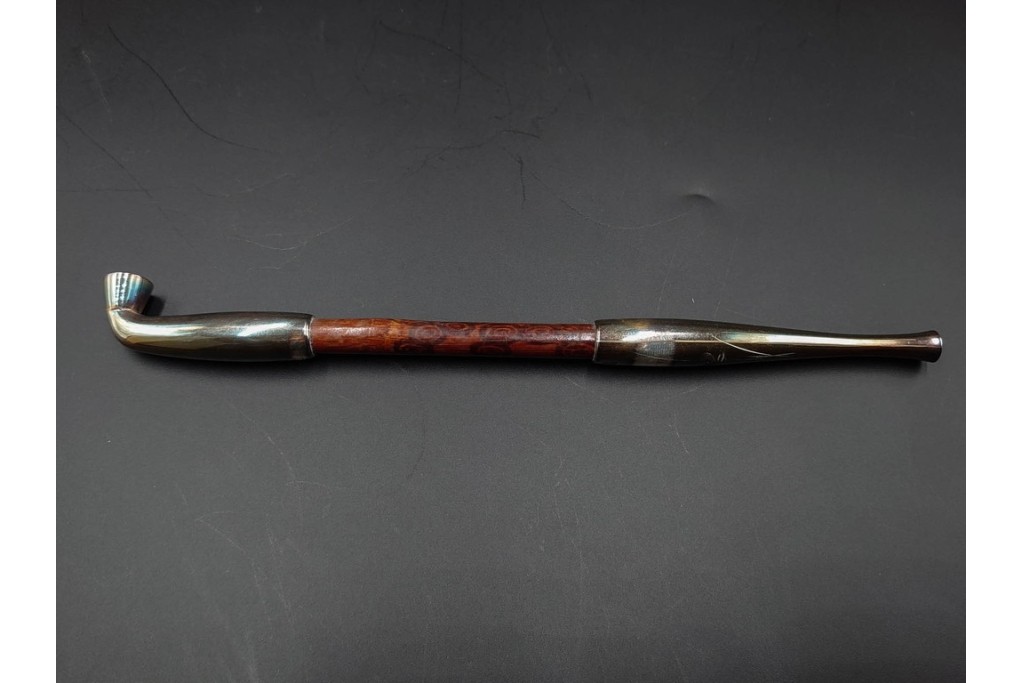 純銀製　象嵌　繊細な草花図・花蝶図の彫刻が美しい煙管3点セット　共箱付き　(R-086643)