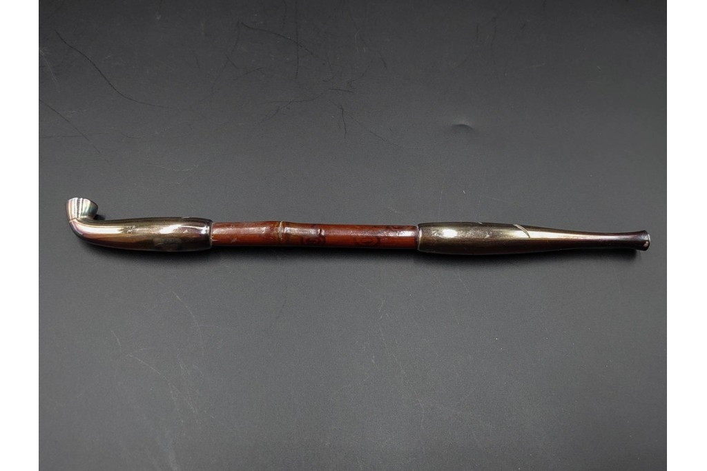 純銀製　象嵌　繊細な草花図・花蝶図の彫刻が美しい煙管3点セット　共箱付き　(R-086643)