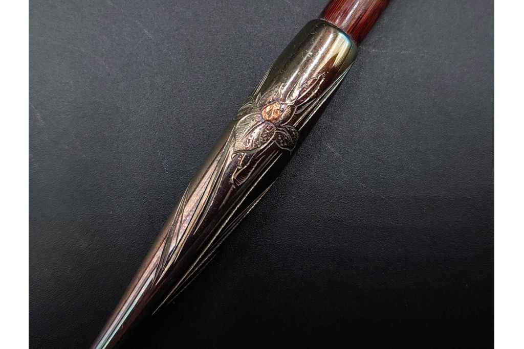 純銀製　象嵌　繊細な草花図・花蝶図の彫刻が美しい煙管3点セット　共箱付き　(R-086643)