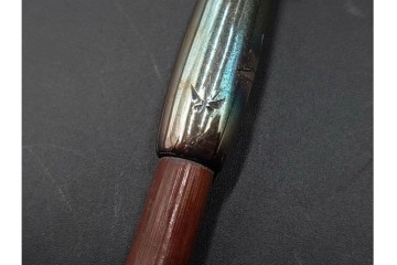 純銀製　象嵌　繊細な草花図・花蝶図の彫刻が美しい煙管3点セット　共箱付き　(R-086643)