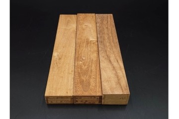 純銀製　象嵌　繊細な草花図・花蝶図の彫刻が美しい煙管3点セット　共箱付き　(R-086643)