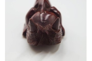 出目作　迫力ある表情が印象的な木刻般若の根付　共箱付き　(R-086644)