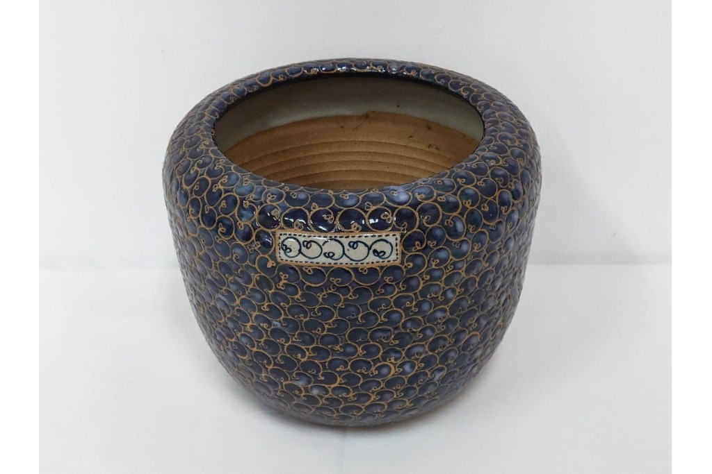 味乗窯　有田焼　深い藍釉に唐草模様が巡る陶製火鉢　(R-086649)