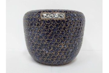 味乗窯　有田焼　深い藍釉に唐草模様が巡る陶製火鉢　(R-086649)