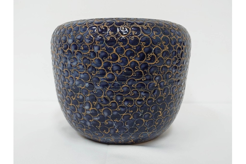 味乗窯　有田焼　深い藍釉に唐草模様が巡る陶製火鉢　(R-086649)