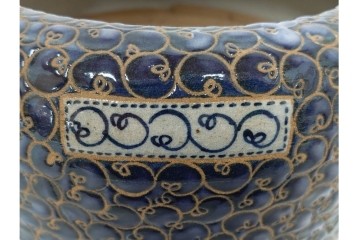 味乗窯　有田焼　深い藍釉に唐草模様が巡る陶製火鉢　(R-086649)