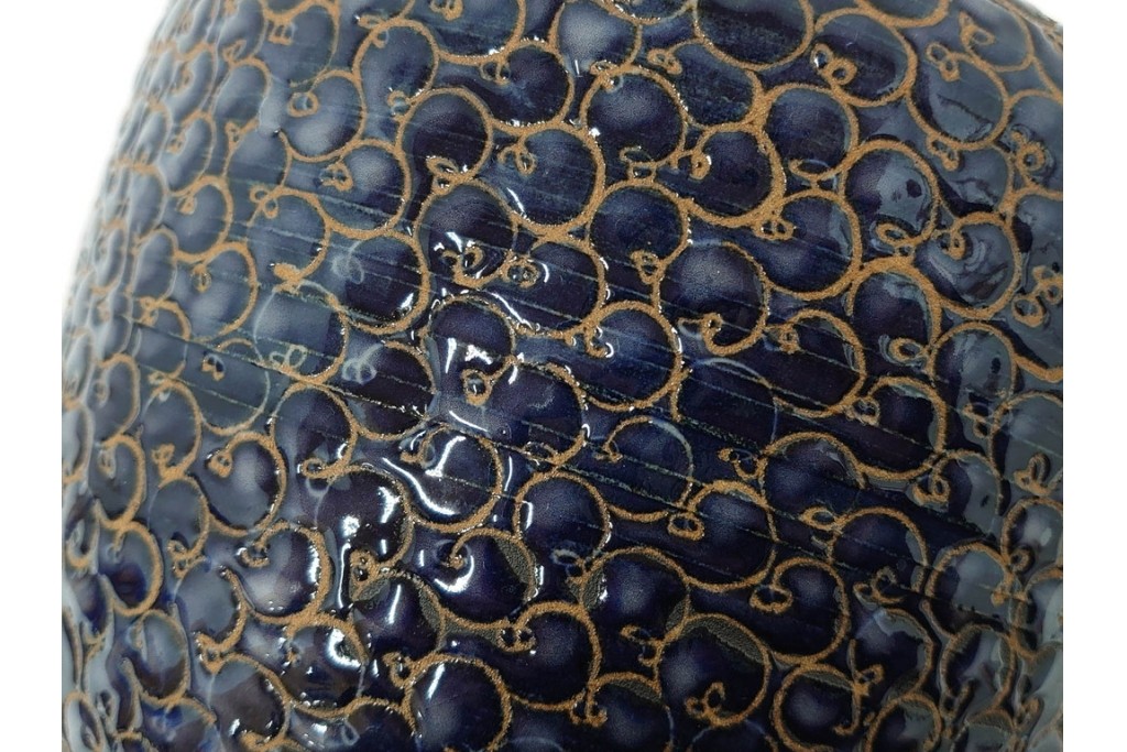 味乗窯　有田焼　深い藍釉に唐草模様が巡る陶製火鉢　(R-086649)