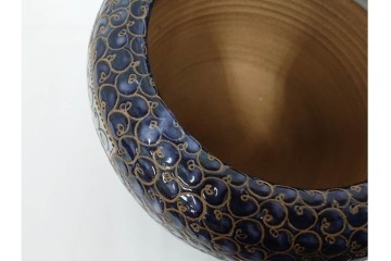 味乗窯　有田焼　深い藍釉に唐草模様が巡る陶製火鉢　(R-086649)