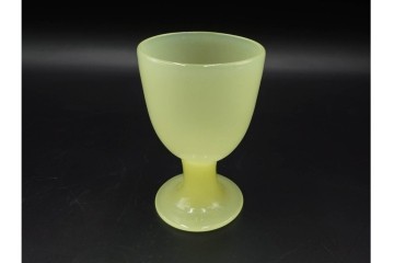 アンティーク　大正〜昭和初期の当時物　棗型　柔らかな色合いのウランガラスの氷コップ2点セット　(R-086654)