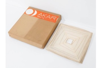ヴィンテージ　イサム・ノグチ　AKARI(アカリ)　3X　尾関次七商店製　立体的なスクエアフォルムのテーブルスタンド　外箱付き　(R-086659)