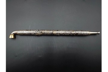 大峰刻　金象嵌　緻密な雲龍図が見事な銀製の煙管　共箱付き　(R-086661)