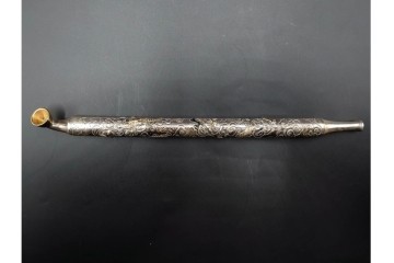 大峰刻　金象嵌　緻密な雲龍図が見事な銀製の煙管　共箱付き　(R-086661)