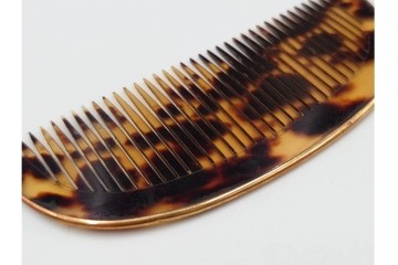 大正～昭和初期　べっ甲(鼈甲)　K20(20金)　K18(18金)　金蒔絵　櫛2点・笄1点・簪1点のセット　ケース付き　(R-086662)