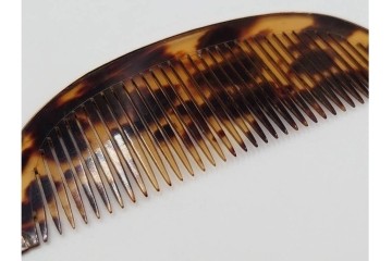 大正～昭和初期　べっ甲(鼈甲)　K20(20金)　K18(18金)　金蒔絵　櫛2点・笄1点・簪1点のセット　ケース付き　(R-086662)