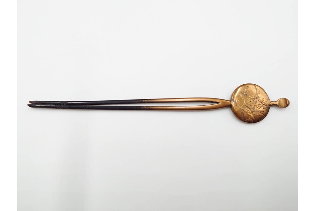 大正～昭和初期　べっ甲(鼈甲)　K20(20金)　K18(18金)　金蒔絵　櫛2点・笄1点・簪1点のセット　ケース付き　(R-086662)