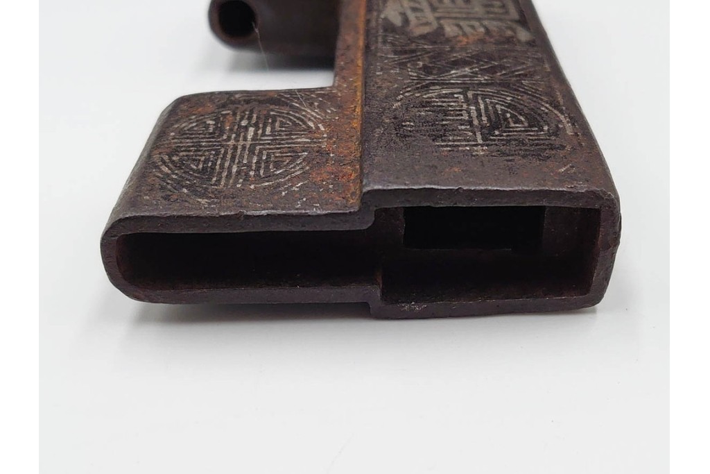 李朝時代　銀象嵌　時代を重ねた趣ある錠前　鍵付き　(R-086664)