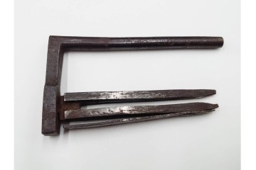 李朝時代　銀象嵌　時代を重ねた趣ある錠前　鍵付き　(R-086664)