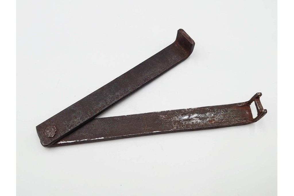 李朝時代　銀象嵌　時代を重ねた趣ある錠前　鍵付き　(R-086664)