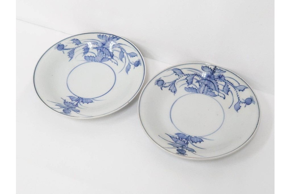江戸期　古伊万里　染付　直径約170cm　5.6寸　薊文が上品な中皿2枚セット　(R-086665)