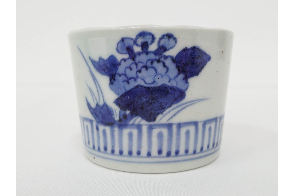 江戸期　古伊万里　染付　大ぶりの牡丹文が描かれたそば猪口2点セット　(R-086666)