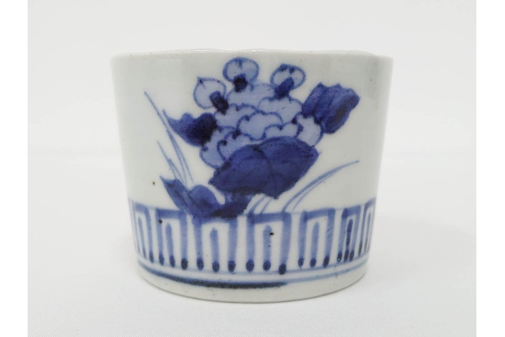 江戸期　古伊万里　染付　大ぶりの牡丹文が描かれたそば猪口2点セット　(R-086666)