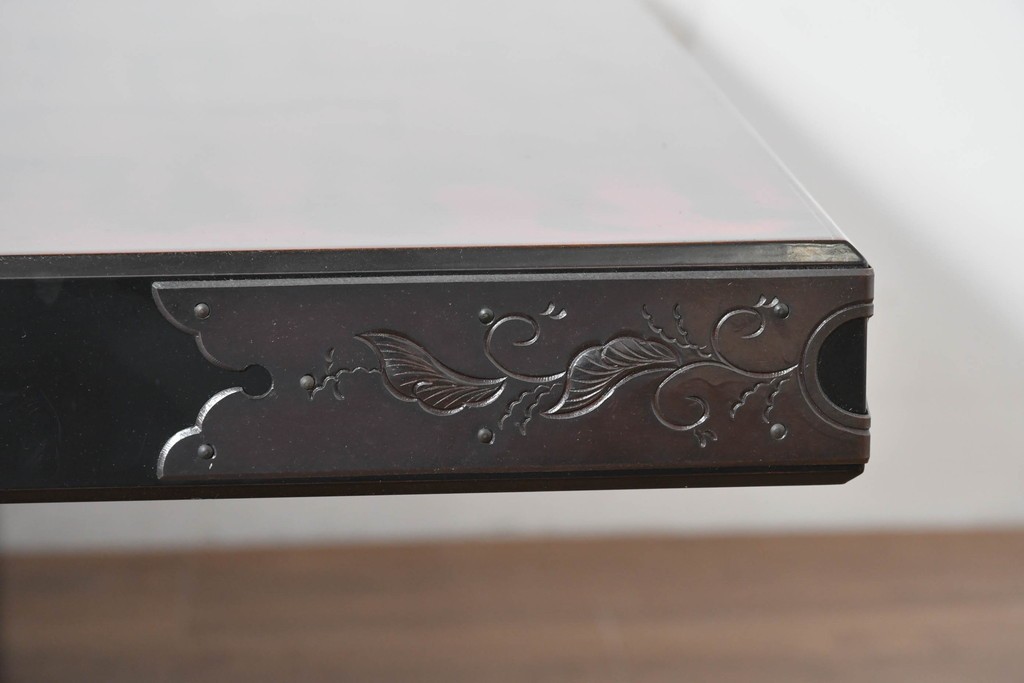 中古　美品　艶やかな輪島塗に手打ち金具をあしらった座卓　定価約135万円　(R-086681)