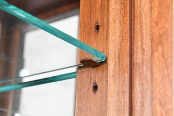 中古　美品　希少モデル　DREXEL HERITAGE(ドレクセルヘリテイジ)　パーケットリー装飾入りのアンティーク調ミラーバックキャビネット　(R-086683)