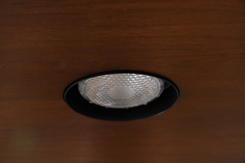 中古　美品　希少モデル　DREXEL HERITAGE(ドレクセルヘリテイジ)　パーケットリー装飾入りのアンティーク調ミラーバックキャビネット　(R-086683)