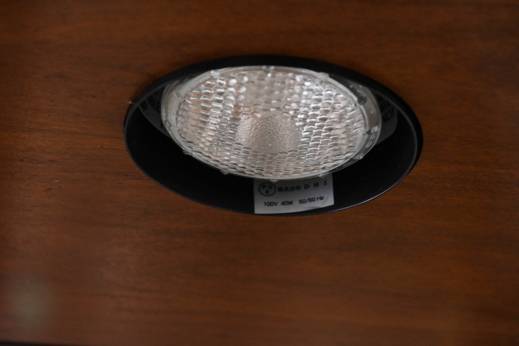 中古　美品　希少モデル　DREXEL HERITAGE(ドレクセルヘリテイジ)　パーケットリー装飾入りのアンティーク調ミラーバックキャビネット　(R-086683)