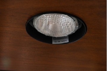 中古　美品　希少モデル　DREXEL HERITAGE(ドレクセルヘリテイジ)　パーケットリー装飾入りのアンティーク調ミラーバックキャビネット　(R-086683)