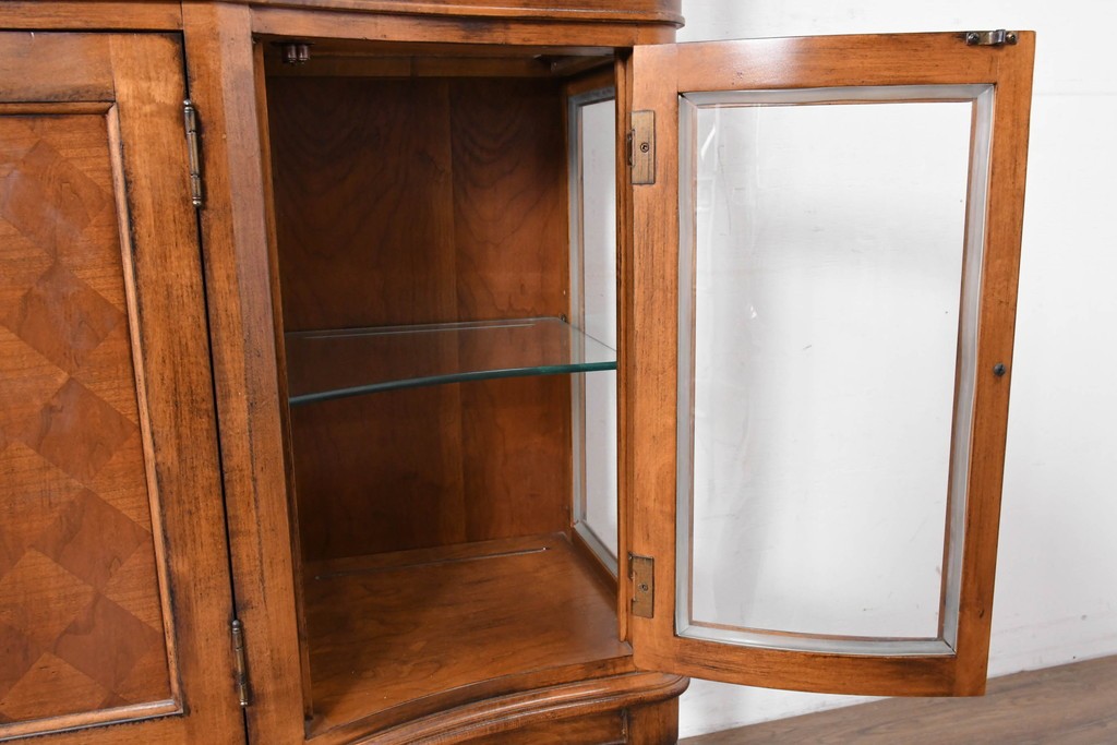 中古　美品　希少モデル　DREXEL HERITAGE(ドレクセルヘリテイジ)　パーケットリー装飾入りのアンティーク調ミラーバックキャビネット　(R-086683)