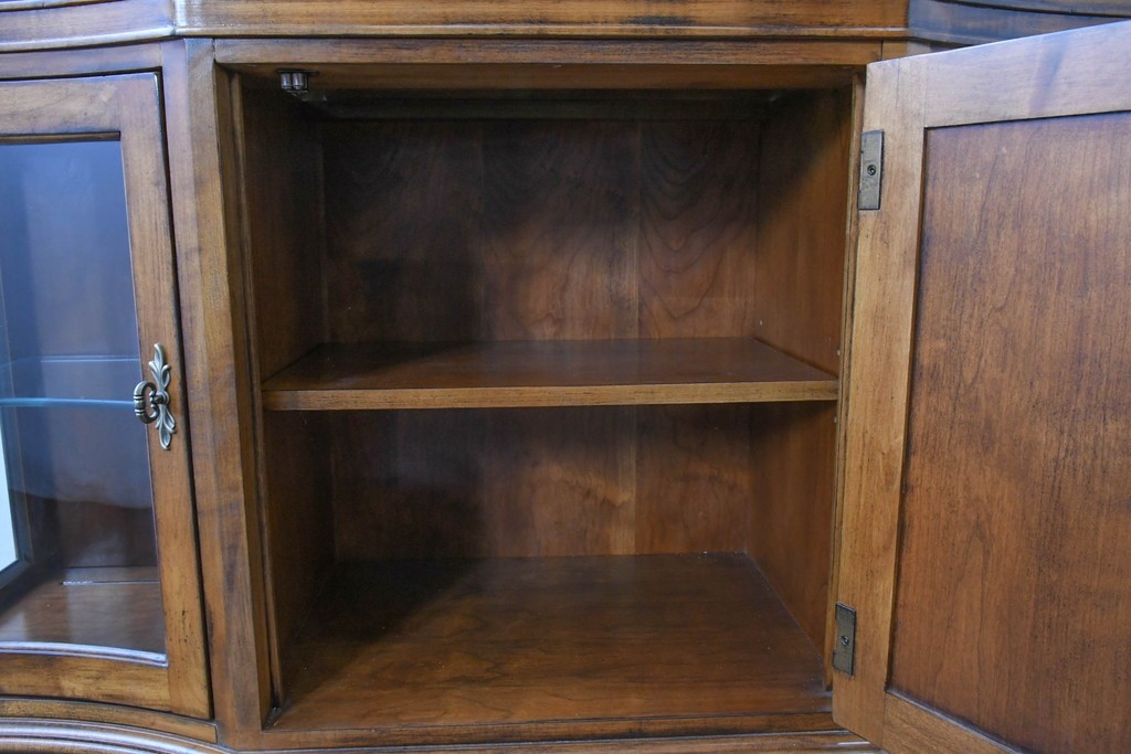 中古　美品　希少モデル　DREXEL HERITAGE(ドレクセルヘリテイジ)　パーケットリー装飾入りのアンティーク調ミラーバックキャビネット　(R-086683)