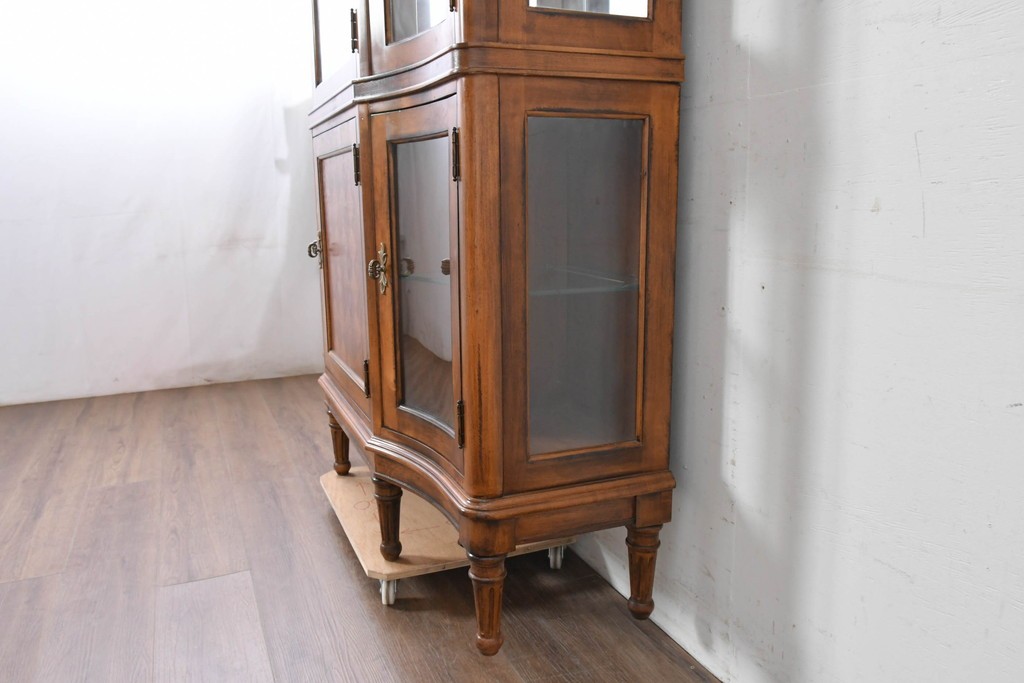 中古　美品　希少モデル　DREXEL HERITAGE(ドレクセルヘリテイジ)　パーケットリー装飾入りのアンティーク調ミラーバックキャビネット　(R-086683)