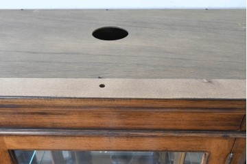 中古　美品　希少モデル　DREXEL HERITAGE(ドレクセルヘリテイジ)　パーケットリー装飾入りのアンティーク調ミラーバックキャビネット　(R-086683)