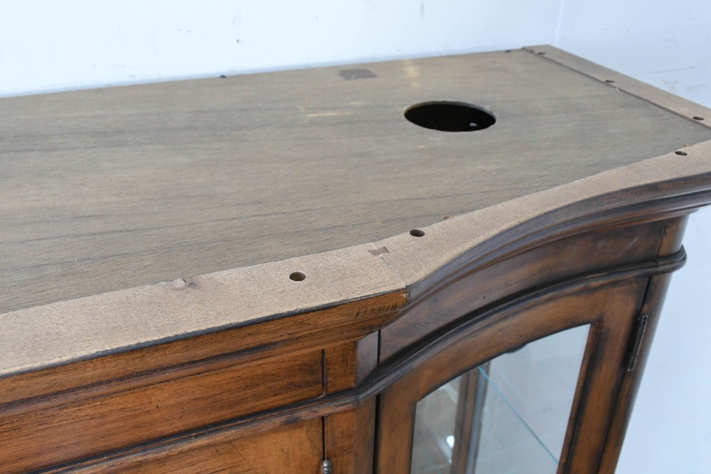 中古　美品　希少モデル　DREXEL HERITAGE(ドレクセルヘリテイジ)　パーケットリー装飾入りのアンティーク調ミラーバックキャビネット　(R-086683)