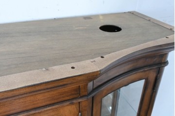 中古　美品　希少モデル　DREXEL HERITAGE(ドレクセルヘリテイジ)　パーケットリー装飾入りのアンティーク調ミラーバックキャビネット　(R-086683)