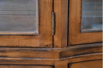 中古　美品　希少モデル　DREXEL HERITAGE(ドレクセルヘリテイジ)　パーケットリー装飾入りのアンティーク調ミラーバックキャビネット　(R-086683)