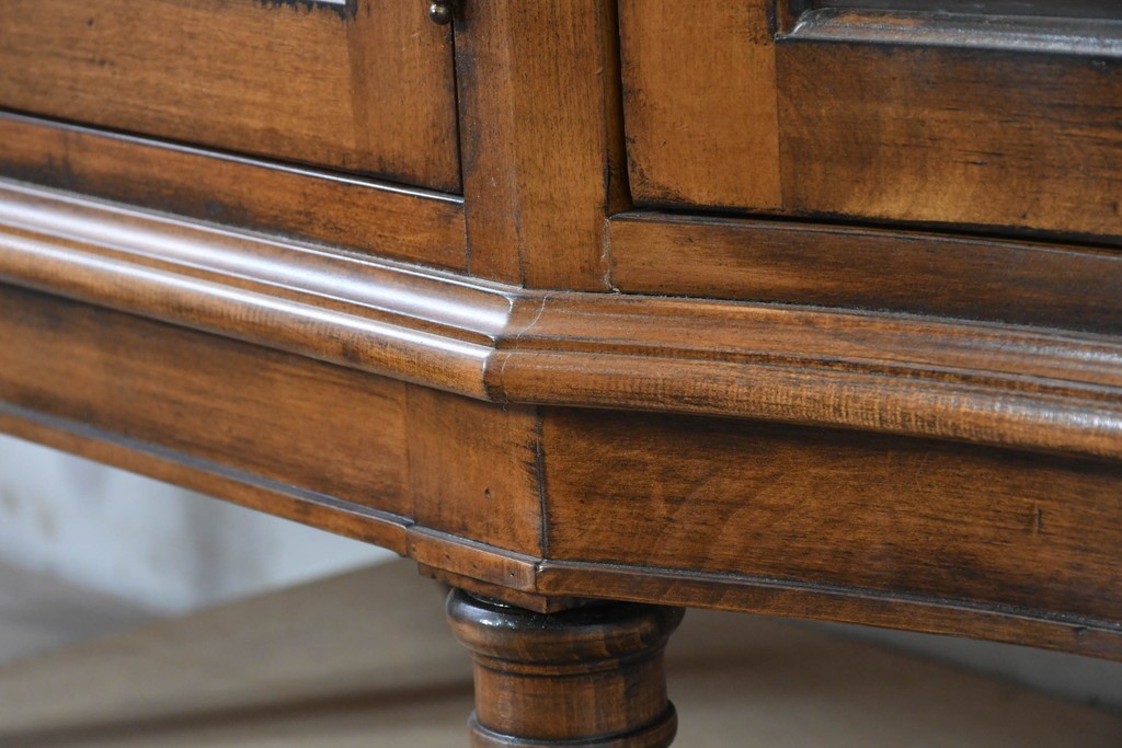 中古　美品　希少モデル　DREXEL HERITAGE(ドレクセルヘリテイジ)　パーケットリー装飾入りのアンティーク調ミラーバックキャビネット　(R-086683)