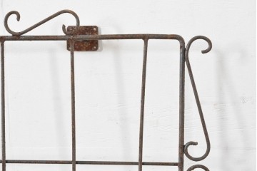 【簡易リペア限定品】　和製アンティーク　和洋折衷を感じるデザインの大きなアイアン面格子　(R-086684)