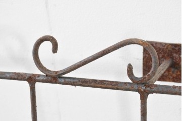 【簡易リペア限定品】　和製アンティーク　和洋折衷を感じるデザインの大きなアイアン面格子　(R-086684)