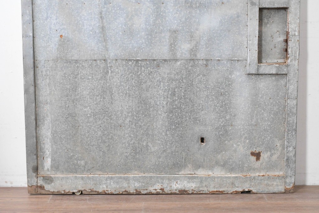 アンティーク建具　昭和初期　ブリキ張りの蔵戸1枚　(R-086685)