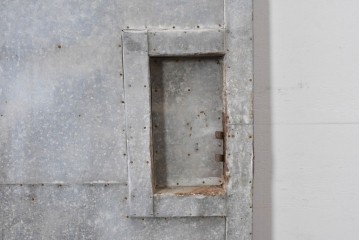 アンティーク建具　昭和初期　ブリキ張りの蔵戸1枚　(R-086685)