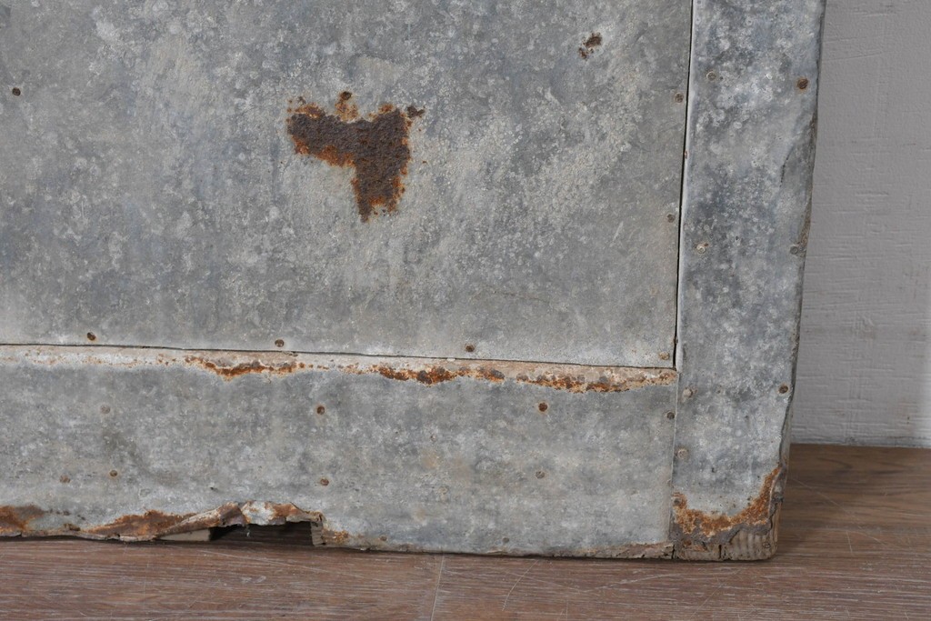 アンティーク建具　昭和初期　ブリキ張りの蔵戸1枚　(R-086685)