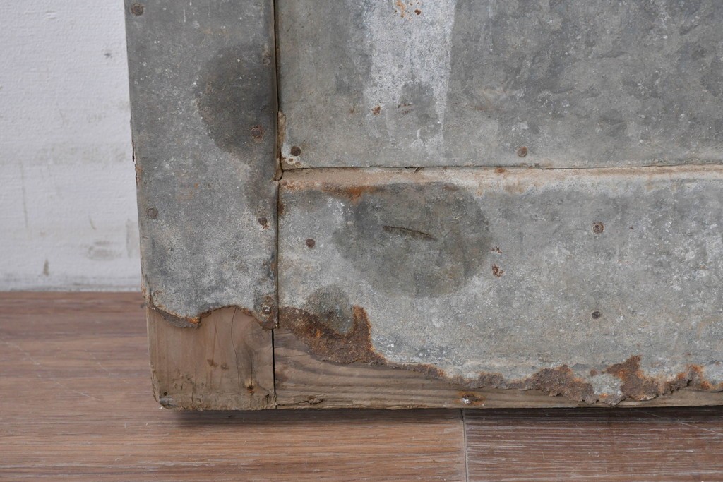 アンティーク建具　昭和初期　ブリキ張りの蔵戸1枚　(R-086685)